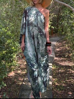 Diarrablu Green Marble One-Shoulder Maxi Dress